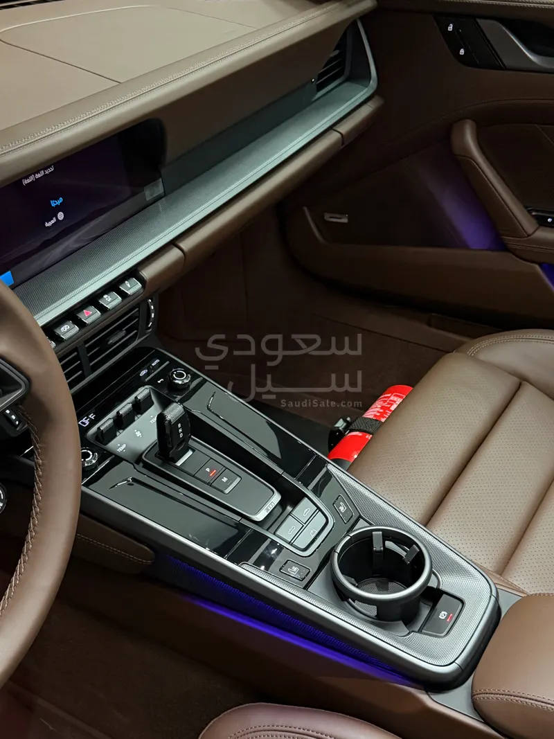 2026 بورش 911 كاريرا كابريوليه