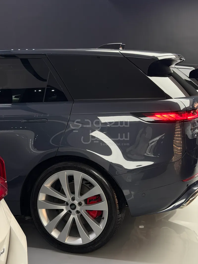 2025 لاند روفر رينج روفر سبورت اتش اس اي