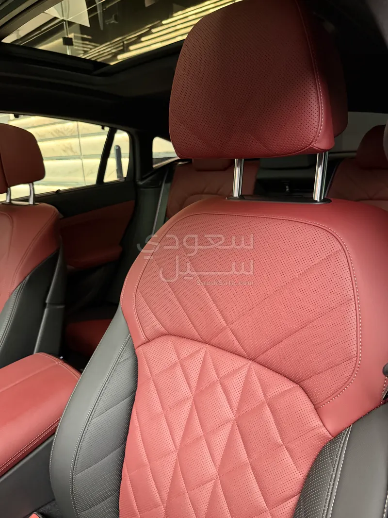 2025 بي ام دبليو الفئة اكس 6 إم كت