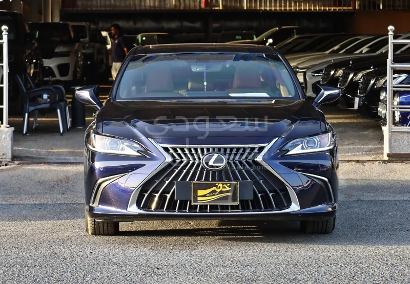 2023 Lexus ES 300H