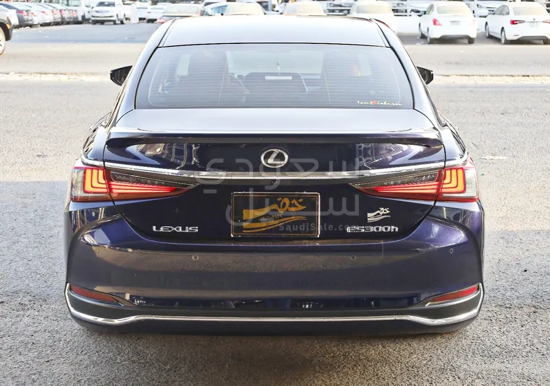 2023 Lexus ES 300H
