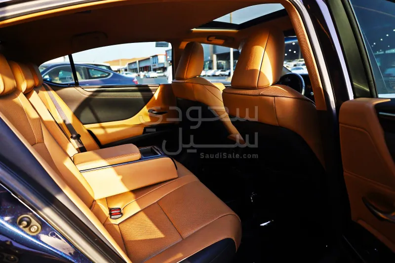 2023 Lexus ES 300H