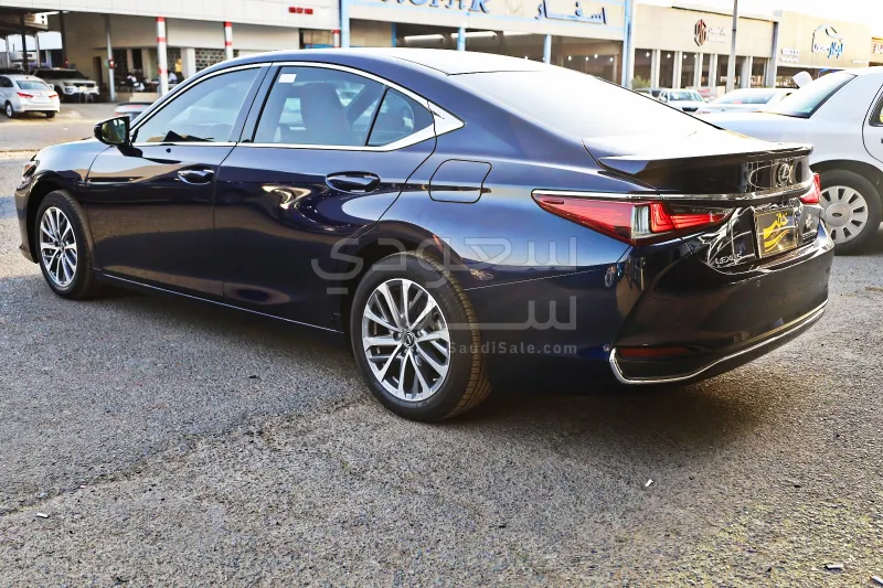 2023 Lexus ES 300H