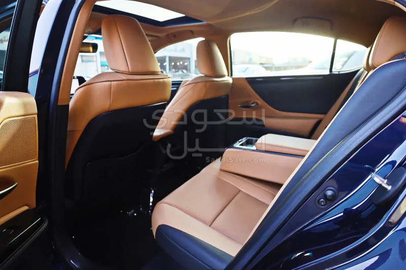 2023 Lexus ES 300H