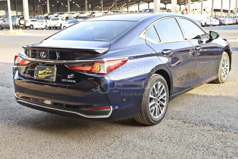 2023 Lexus ES 300H
