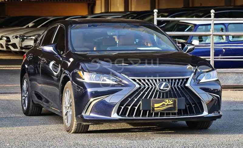 2023 Lexus ES 300H