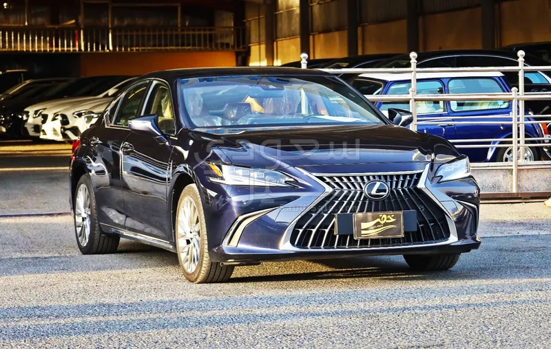 2023 Lexus ES 250