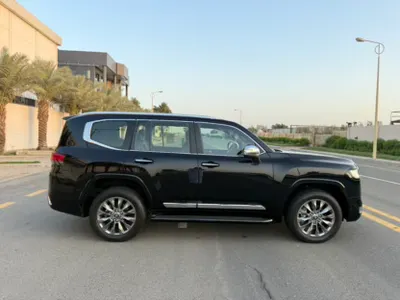 2024 تويوتا لاند كروزر في اكس ار