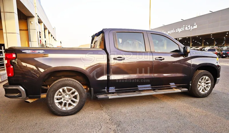 2024 Chevrolet Silverado LT