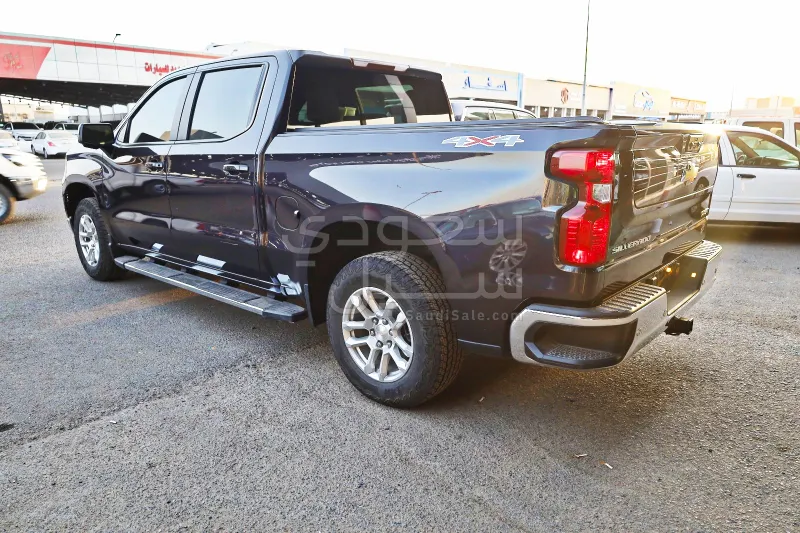 2024 Chevrolet Silverado LT