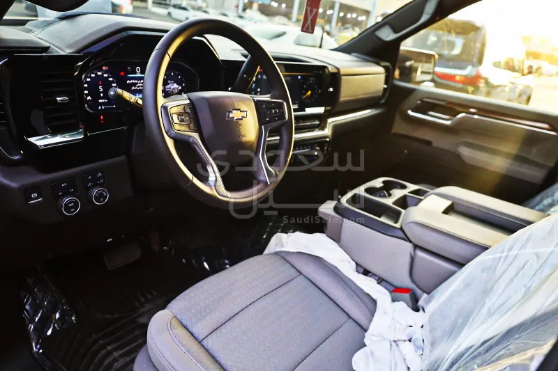 2024 Chevrolet Silverado LT