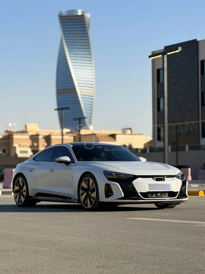 2024 اودي إي ترون