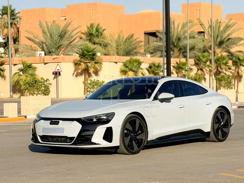 2024 اودي إي ترون