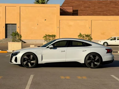 2024 اودي إي ترون