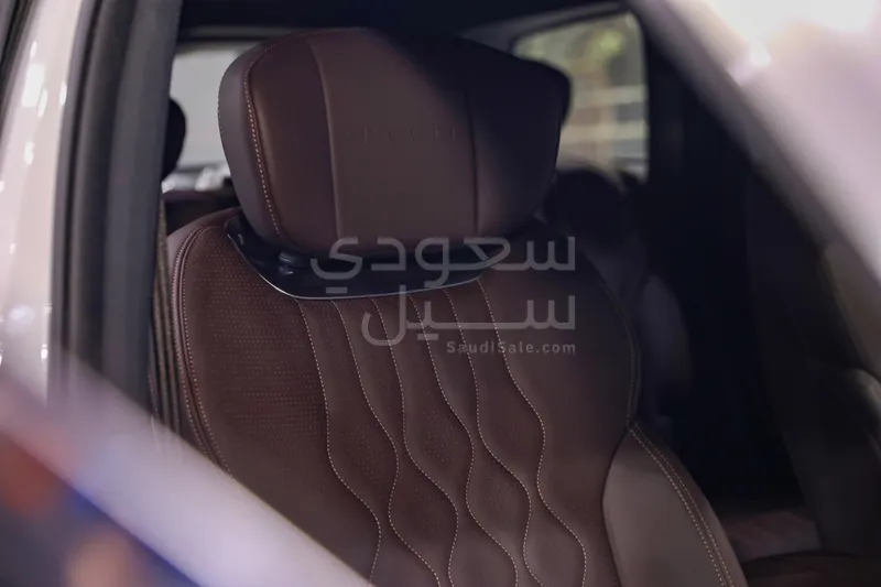 2026 اكسيد في إكس بلاك أند قولد
