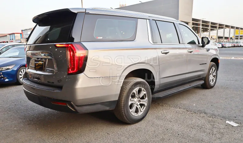 2023 GMC Yukon SLE