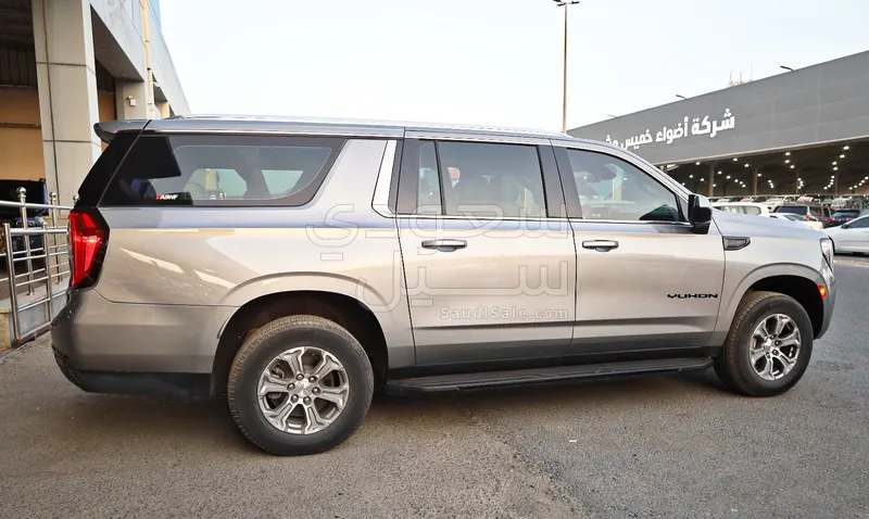 2023 GMC Yukon SLE