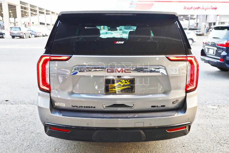 2023 GMC Yukon SLE