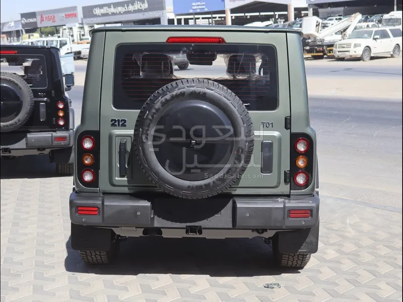 2027 باو 212 T01