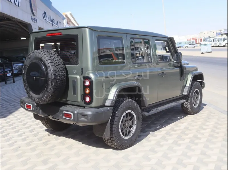 2027 باو 212 T01