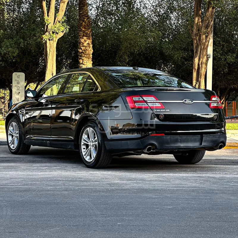 2014 Ford Taurus
