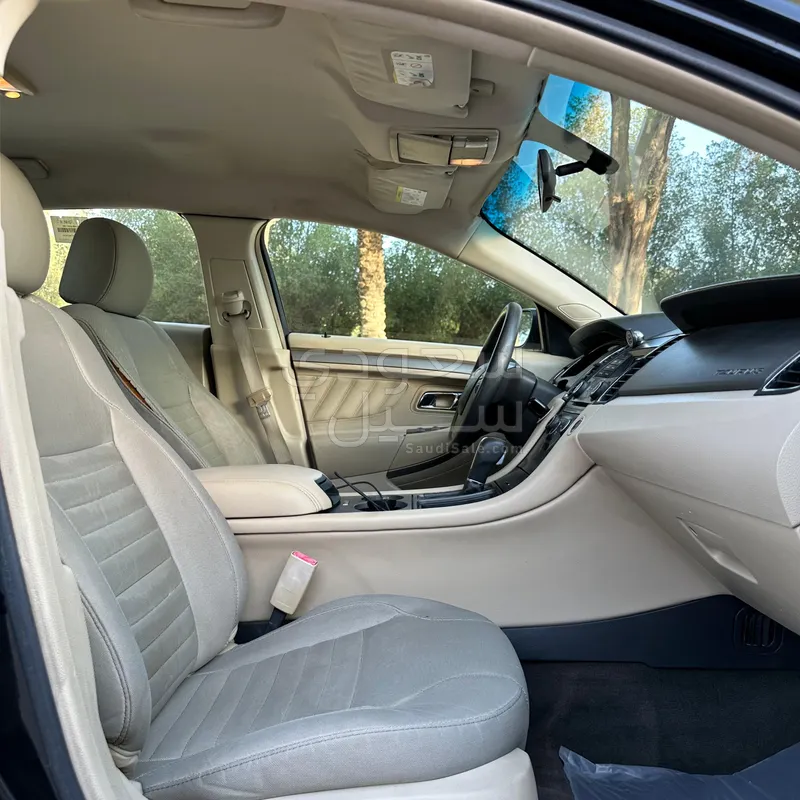 2014 Ford Taurus