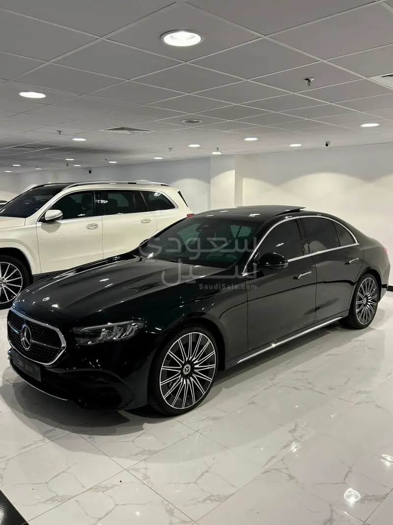 2025 Mercedes-Benz E 300