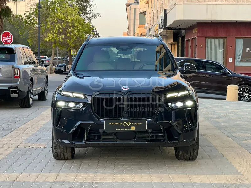 2023 بي ام دبليو الفئة اكس 7 إم كت