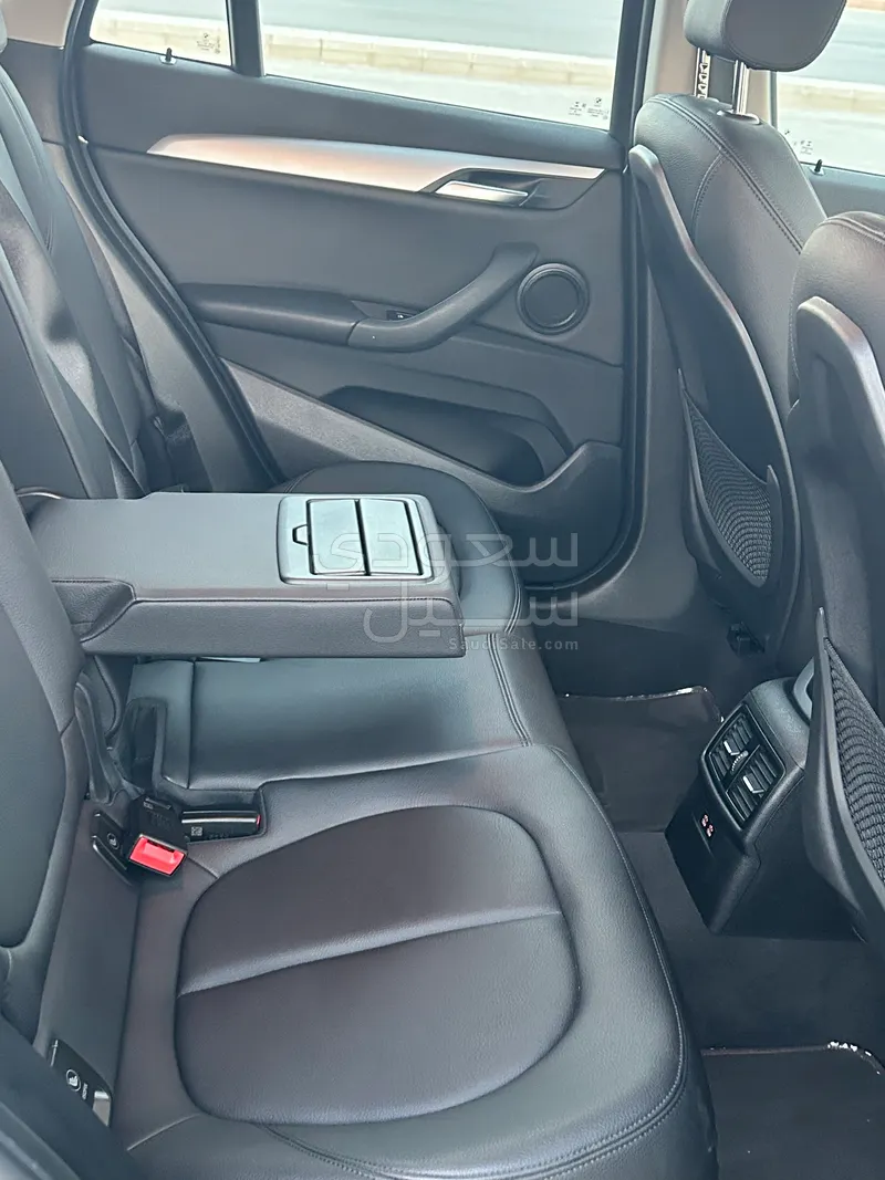 2021 BMW X Series 1