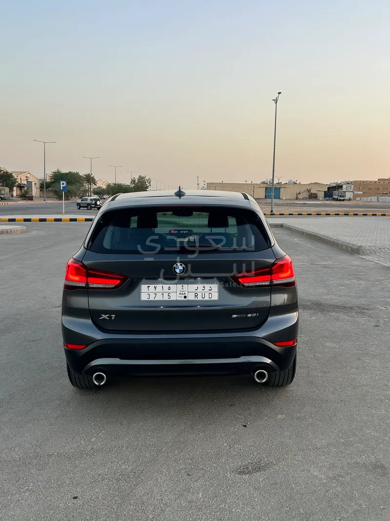2021 BMW X Series 1