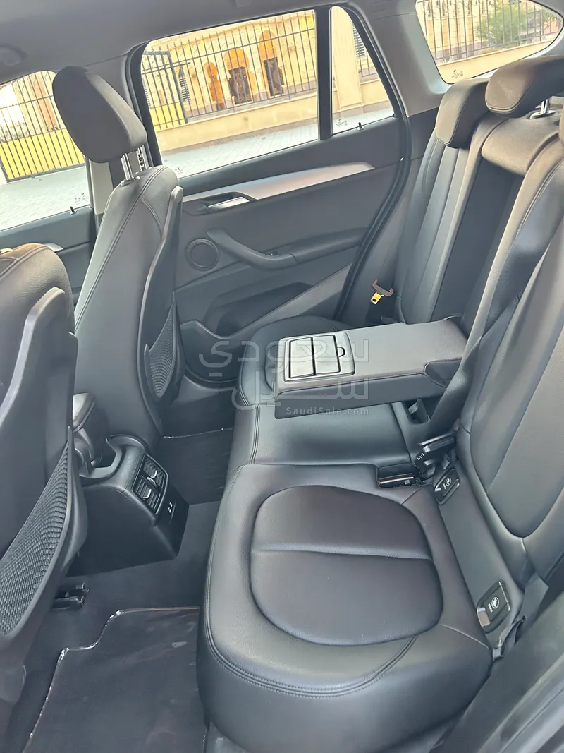 2021 BMW X Series 1