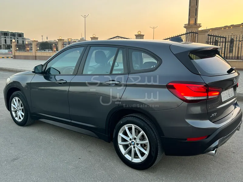 2021 BMW X Series 1