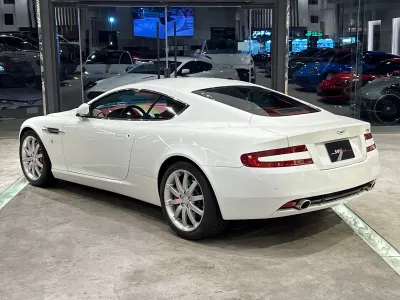 2006 استون مارتن دي بي 9
