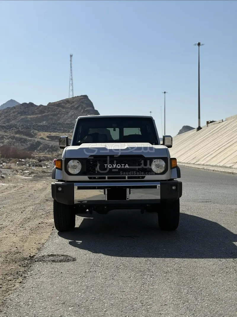 2025 تويوتا لاند كروزر ربع