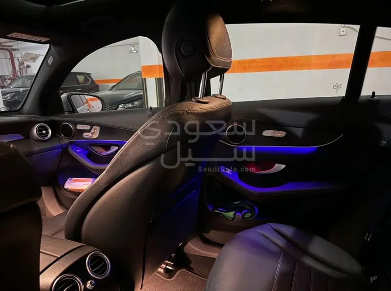 2023 مرسيدس - بنز جي إل سي 300