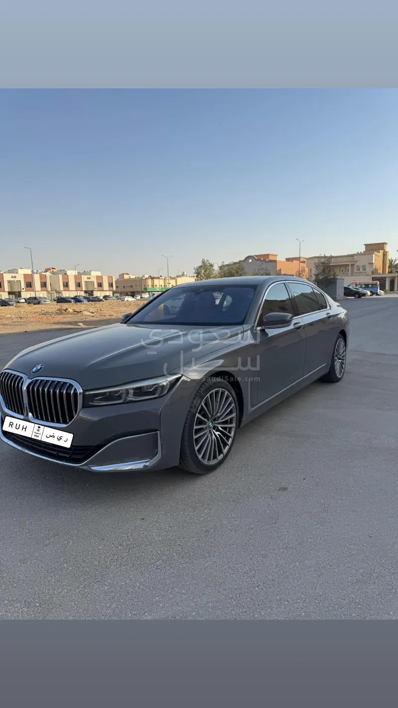 2020 بي ام دبليو الفئة السابعة 730 إل أي
