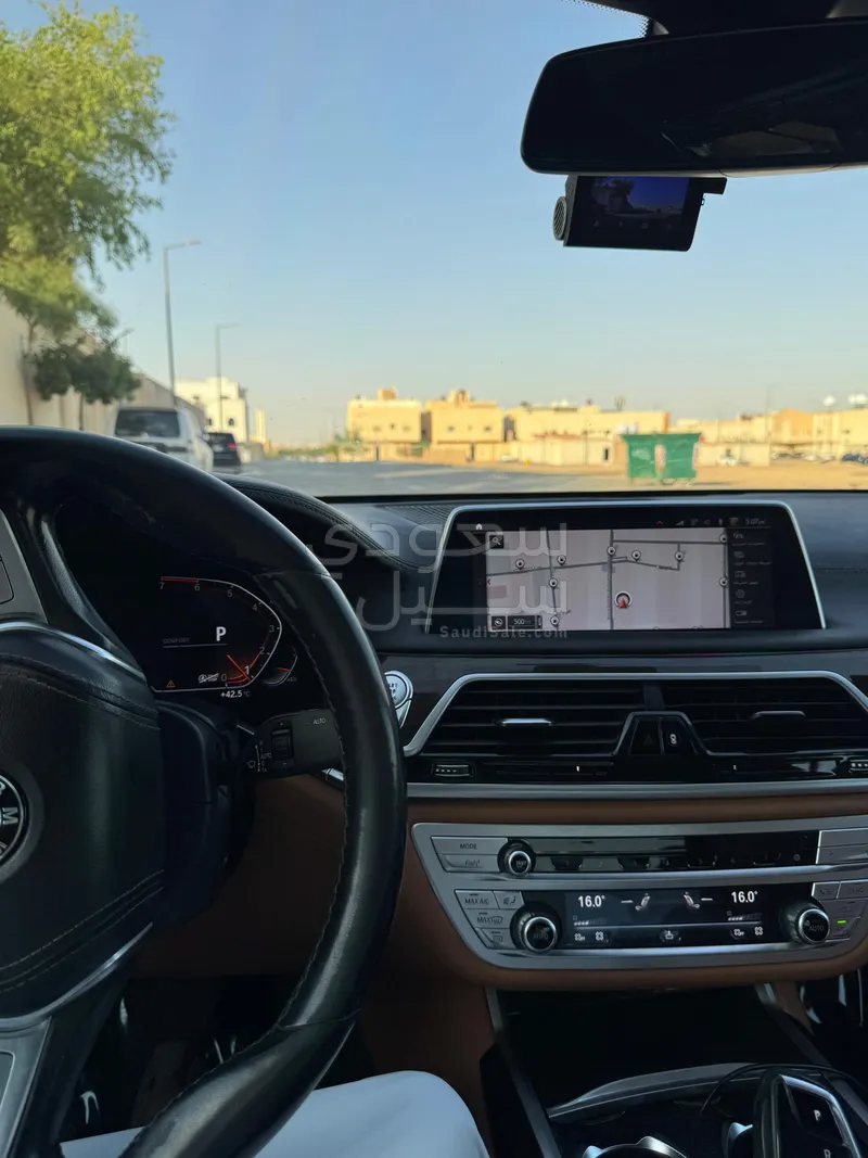 2020 بي ام دبليو الفئة السابعة 730 إل أي