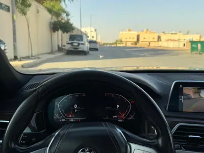 2020 بي ام دبليو الفئة السابعة 730 إل أي