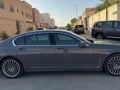 2020 بي ام دبليو الفئة السابعة 730 إل أي