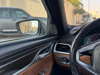2020 بي ام دبليو الفئة السابعة 730 إل أي