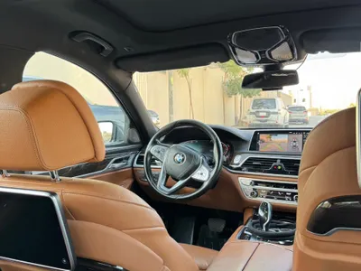 2020 بي ام دبليو الفئة السابعة 730 إل أي