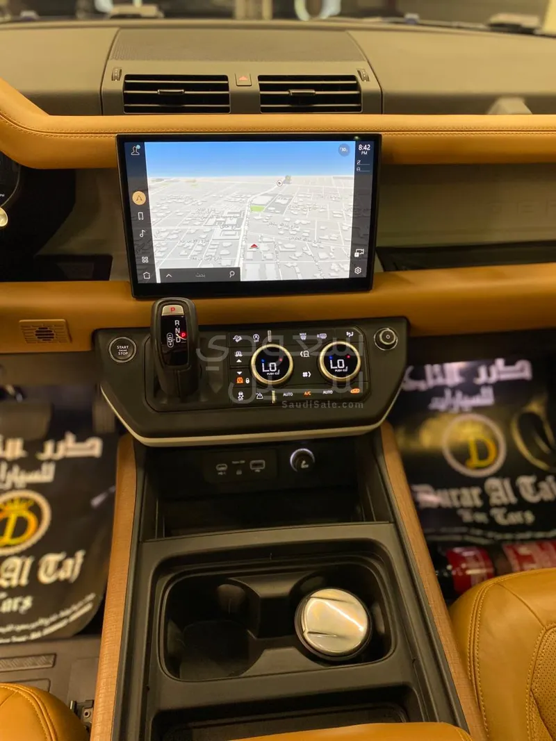 2024 لاند روفر ديفيندر اتش اس اي