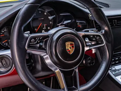2017 بورش 911 كاريرا
