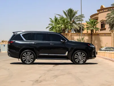 2024 لكزس إل إكس 600