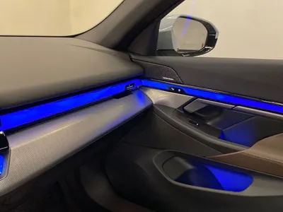 2025 بي ام دبليو الفئة الخامسة 520 أي إم كت
