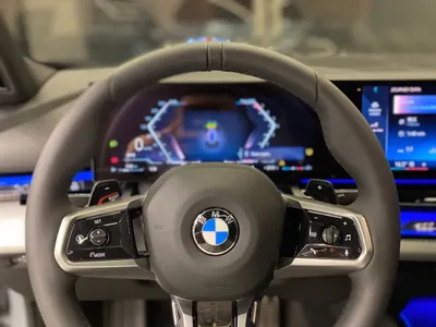 2025 بي ام دبليو الفئة الخامسة 520 أي إم كت