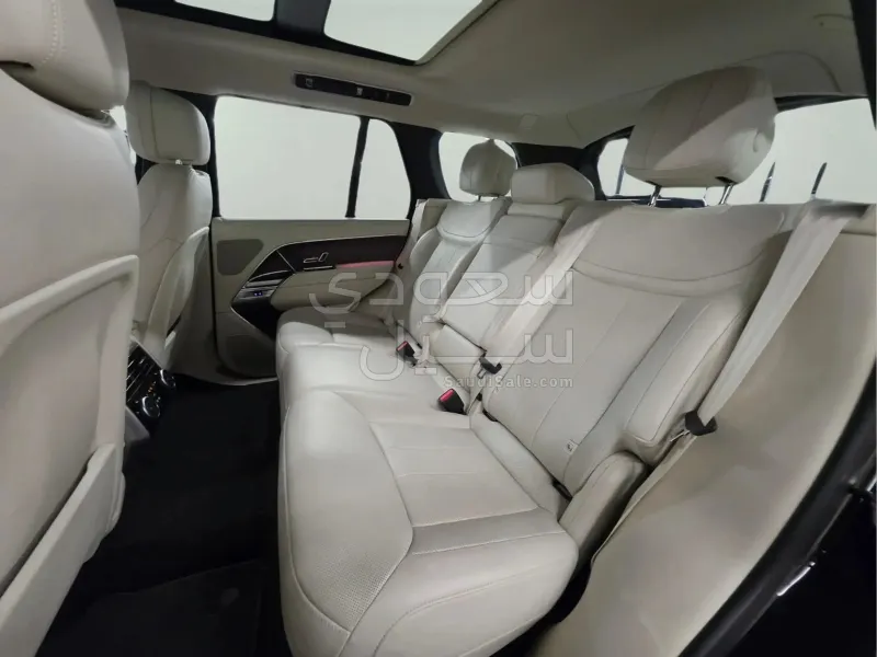 2025 Land Rover Range Rover Vogue SE