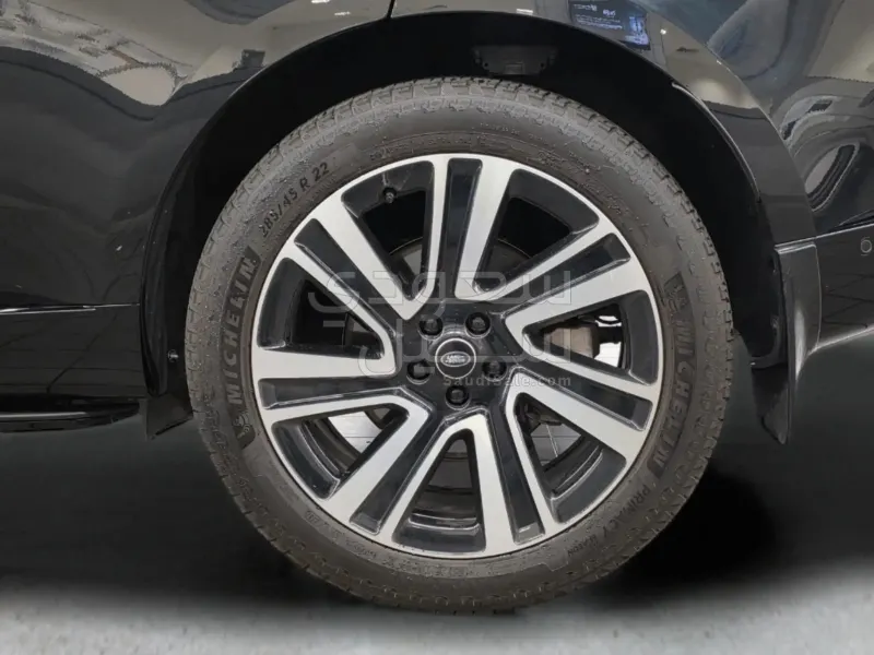 2025 Land Rover Range Rover Vogue SE