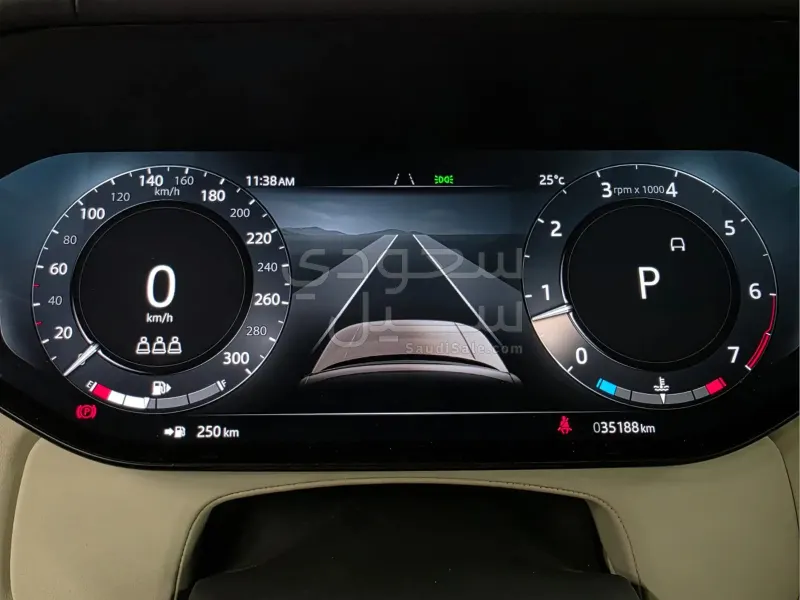 2025 Land Rover Range Rover Vogue SE