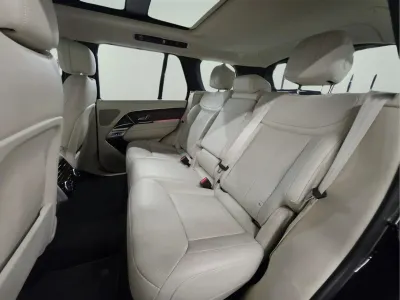 2025 Land Rover Range Rover Vogue SE